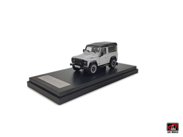 1-64  2018 Land Rover Defender 90 works V8 70th Edition Diecast model car- Silver color